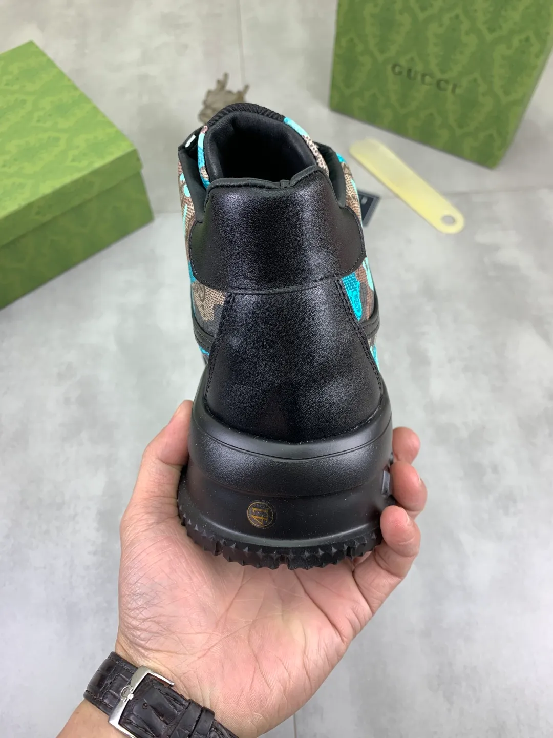 Men's shoes P440 💰[New style]🆘 The latest model from Gucci GUCCI official website🎁Classic casual fashion high-top men's shoes👟Best model💥The version is simple and elegant, exclusive for trendy men. Unique official website latest brand elements👑Gucci original decoration, fashionable and generous, the fabric is original soft calfskin➕Comfortable soft first-layer pigskin lining ✅The official website specifies the wear-resistant casual outsole, the classic model is taken in kind🎬Color: 4️⃣colors available😍Number: 38-44